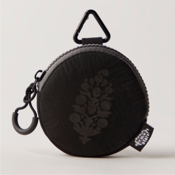 Free People Handbags - Free People NWT Movement Essentials Round Pouch with Clip Black